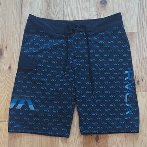 RVCA. Logoed Unlined Shorts. Size 31.